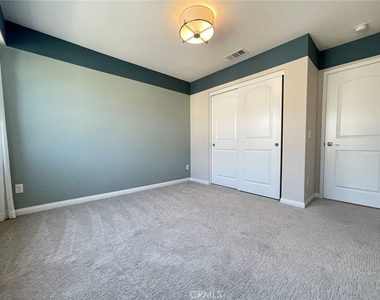 16025 Symphony Ln - Photo Thumbnail 7