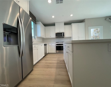 16025 Symphony Ln - Photo Thumbnail 3