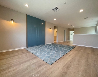 16025 Symphony Ln - Photo Thumbnail 11