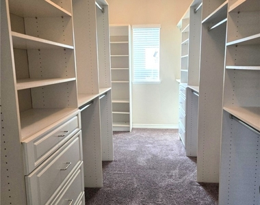 4512 Luigl Court - Photo Thumbnail 10