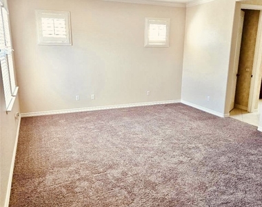 4512 Luigl Court - Photo Thumbnail 7