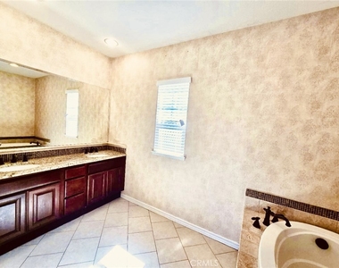 4512 Luigl Court - Photo Thumbnail 9