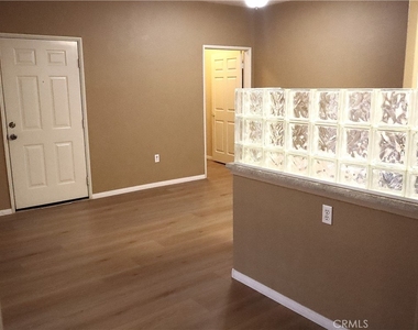 24909 Madison - Photo Thumbnail 8
