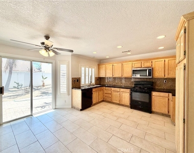 507 Lassa Way - Photo Thumbnail 7