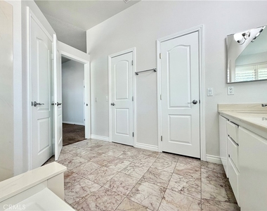 507 Lassa Way - Photo Thumbnail 27