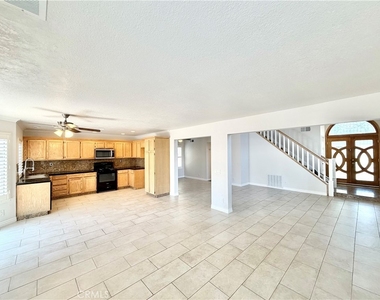 507 Lassa Way - Photo Thumbnail 6