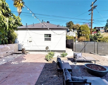 1225 Colorado - Photo Thumbnail 11