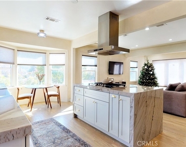 1225 Colorado - Photo Thumbnail 2