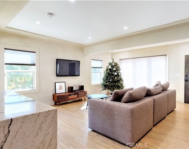 1225 Colorado - Photo Thumbnail 5