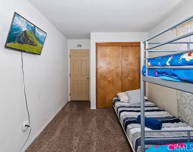 325 W Fairway Boulevard - Photo Thumbnail 7