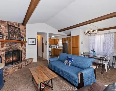 325 W Fairway Boulevard - Photo Thumbnail 2