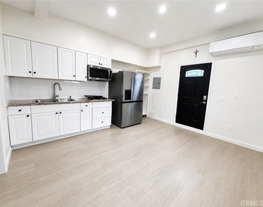 19520 Hart Street - Photo Thumbnail 1