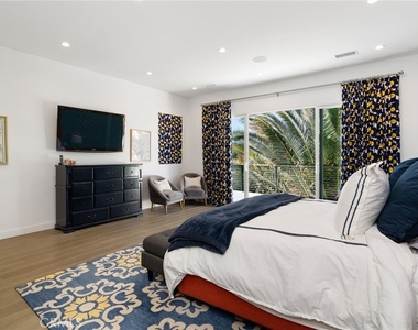 5541 Matilija Avenue - Photo Thumbnail 25