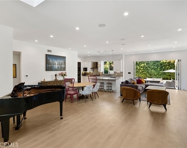 5541 Matilija Avenue - Photo Thumbnail 4