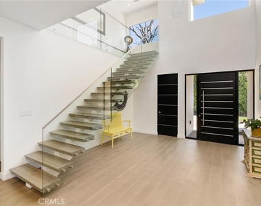 5541 Matilija Avenue - Photo Thumbnail 3