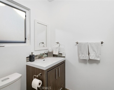 5541 Matilija Avenue - Photo Thumbnail 19