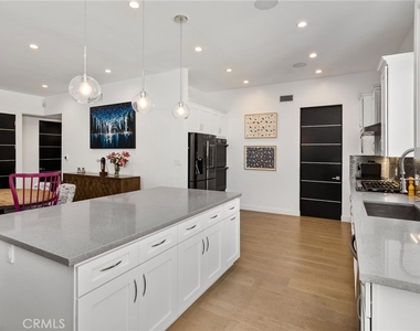 5541 Matilija Avenue - Photo Thumbnail 9
