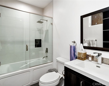5541 Matilija Avenue - Photo Thumbnail 14