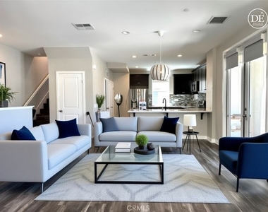 623 W Foothill Boulevard - Photo Thumbnail 2