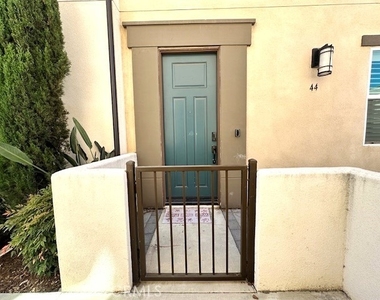 623 W Foothill Boulevard - Photo Thumbnail 1