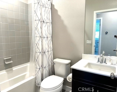 623 W Foothill Boulevard - Photo Thumbnail 10