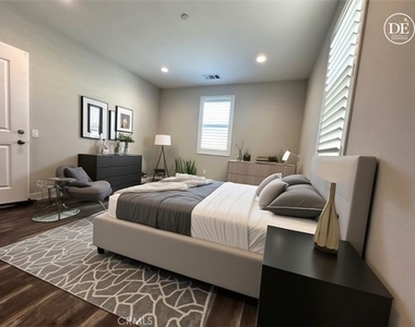 623 W Foothill Boulevard - Photo Thumbnail 8