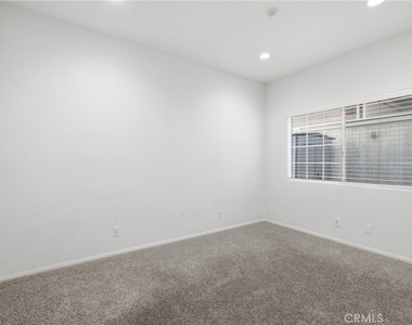 2605 Mathews Avenue - Photo Thumbnail 26