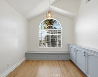 2605 Mathews Avenue - Photo Thumbnail 14