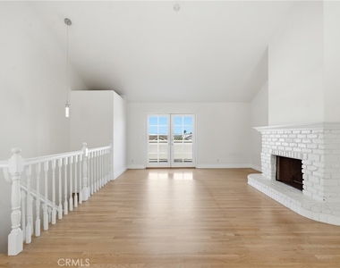 2605 Mathews Avenue - Photo Thumbnail 4