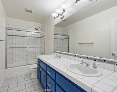 2605 Mathews Avenue - Photo Thumbnail 27