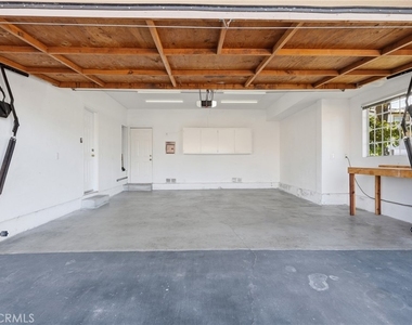 2605 Mathews Avenue - Photo Thumbnail 30