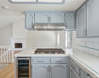2605 Mathews Avenue - Photo Thumbnail 10