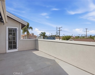 2605 Mathews Avenue - Photo Thumbnail 16