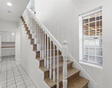 2605 Mathews Avenue - Photo Thumbnail 24
