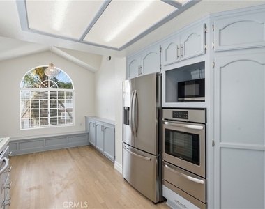 2605 Mathews Avenue - Photo Thumbnail 12