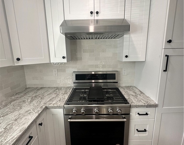 514 E Chalynn Circle - Photo Thumbnail 15