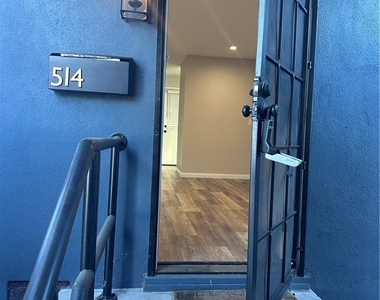 514 E Chalynn Circle - Photo Thumbnail 5