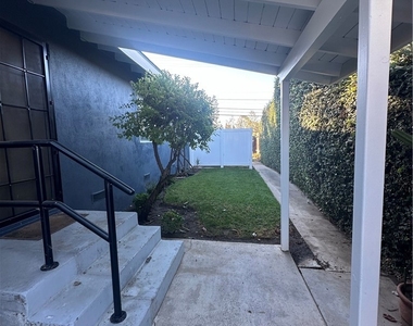 514 E Chalynn Circle - Photo Thumbnail 4