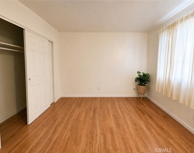 2640 Batson #a - Photo Thumbnail 3
