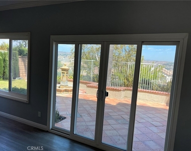 543 S Eveningsong Lane - Photo Thumbnail 4