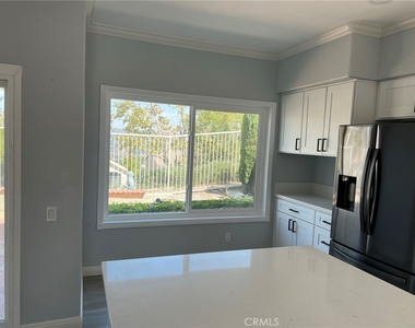 543 S Eveningsong Lane - Photo Thumbnail 5