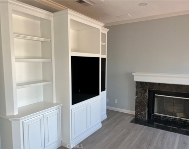 543 S Eveningsong Lane - Photo Thumbnail 3
