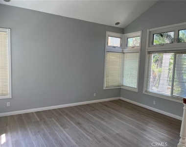 543 S Eveningsong Lane - Photo Thumbnail 7