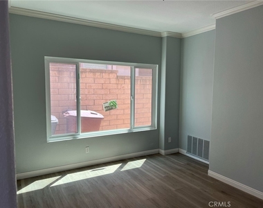 543 S Eveningsong Lane - Photo Thumbnail 6
