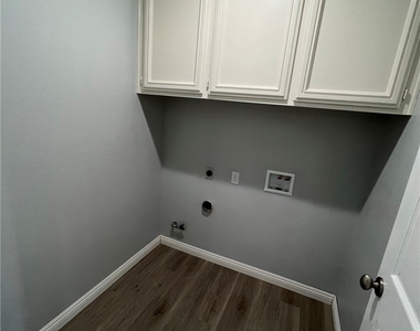543 S Eveningsong Lane - Photo Thumbnail 11