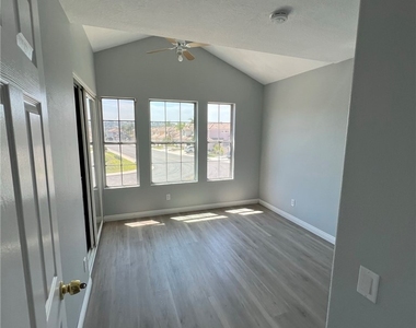 543 S Eveningsong Lane - Photo Thumbnail 28