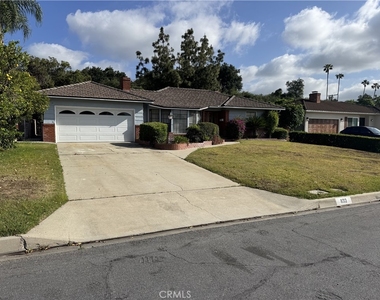 833 Hugo Reid Drive - Photo Thumbnail 2