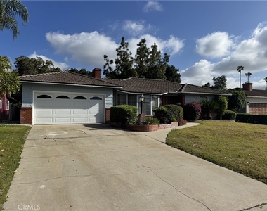 833 Hugo Reid Drive - Photo Thumbnail 1