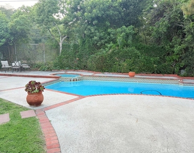 833 Hugo Reid Drive - Photo Thumbnail 16