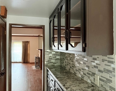 833 Hugo Reid Drive - Photo Thumbnail 11